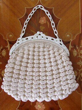 VINTAGE PURSE, DAINTY 1930s CROCHETED SHELLS, WEDDING, CONFIRMATION, CHURCH EUC